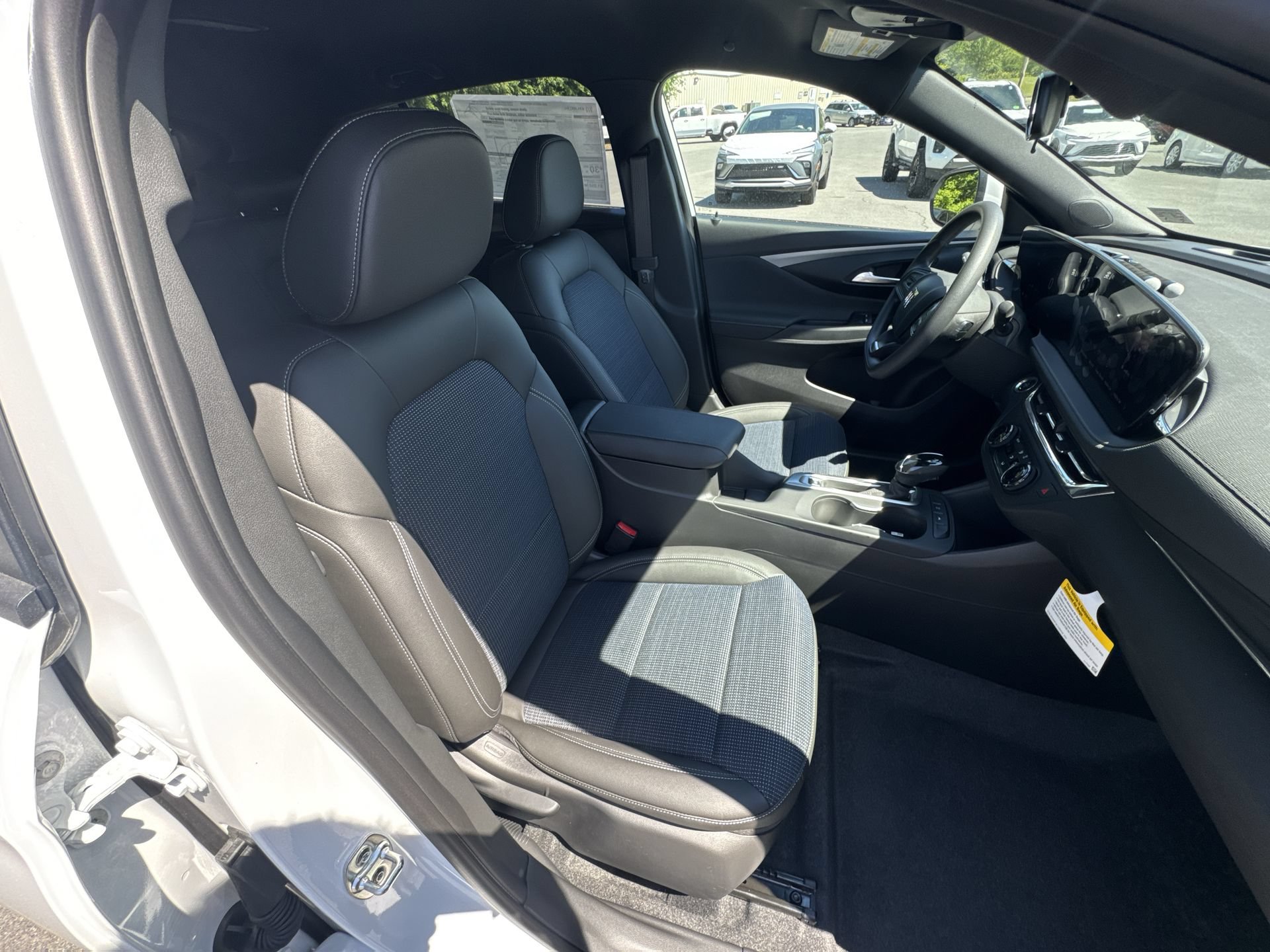 New 2026 Buick Envista Preferred FWD image 24