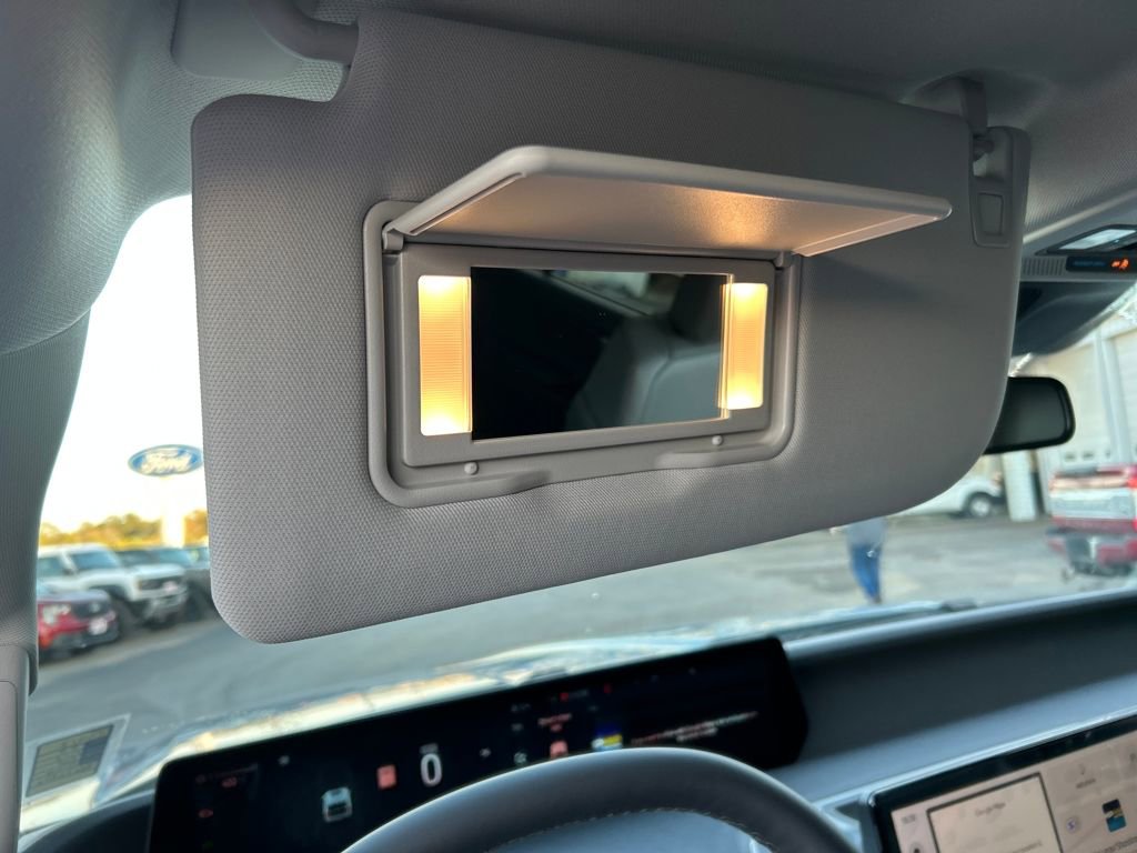 New 2025 Ford Expedition Active image 19