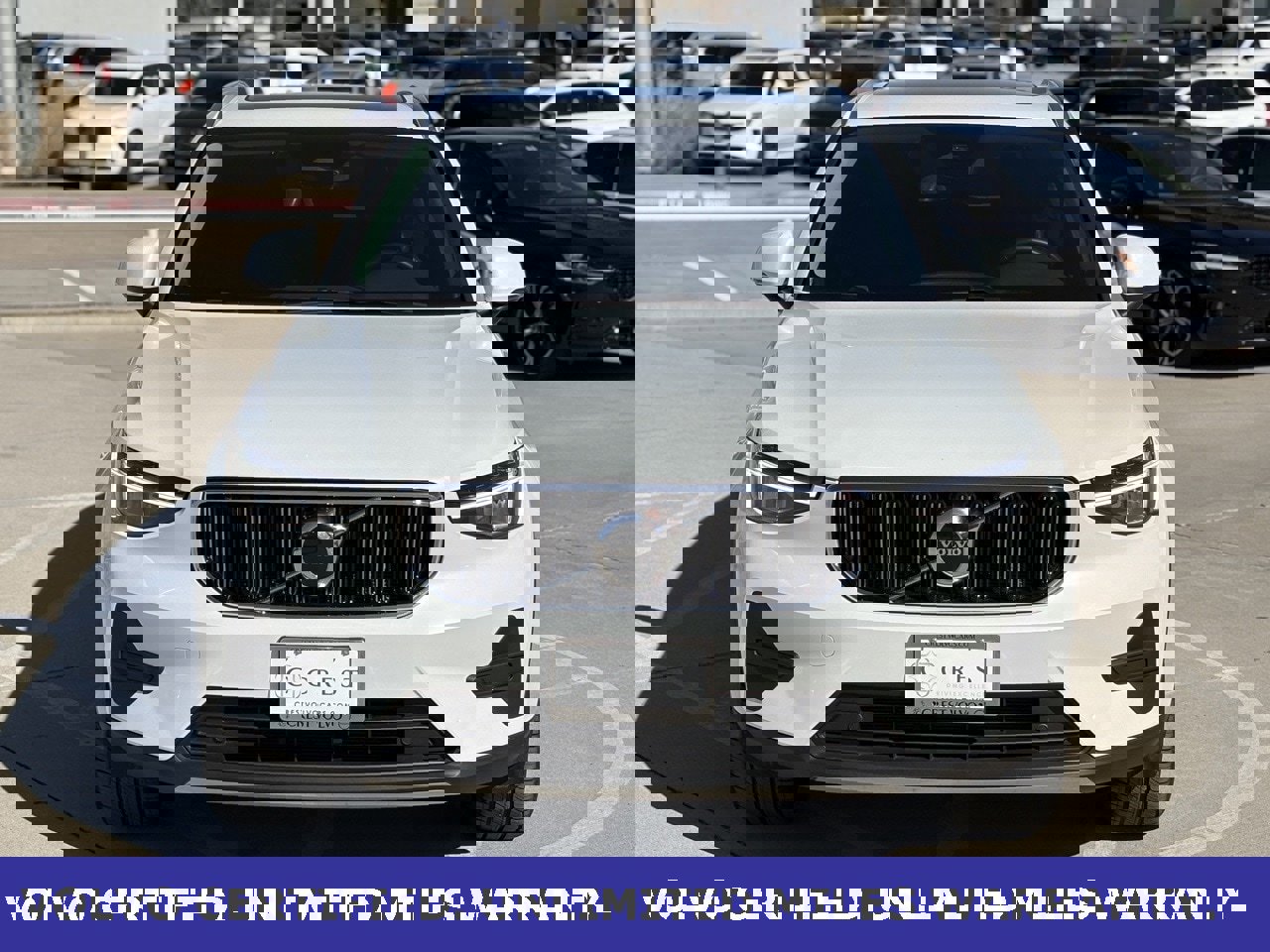 Certified 2025 Volvo XC40 B5 Core image 3