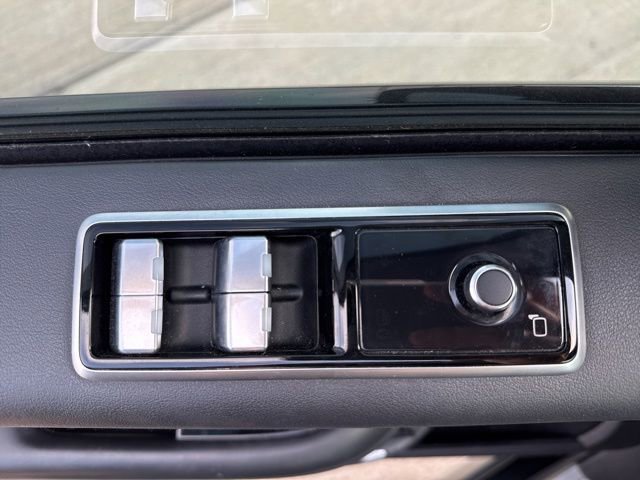 Used 2019 Land Rover Range Rover HSE image 16