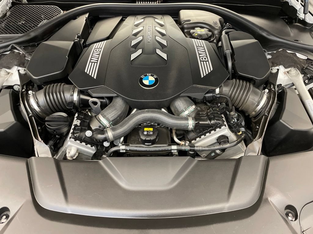 Used 2022 BMW 750i xDrive w/ Luxury Rear Seating Package AWD/4WD image 26