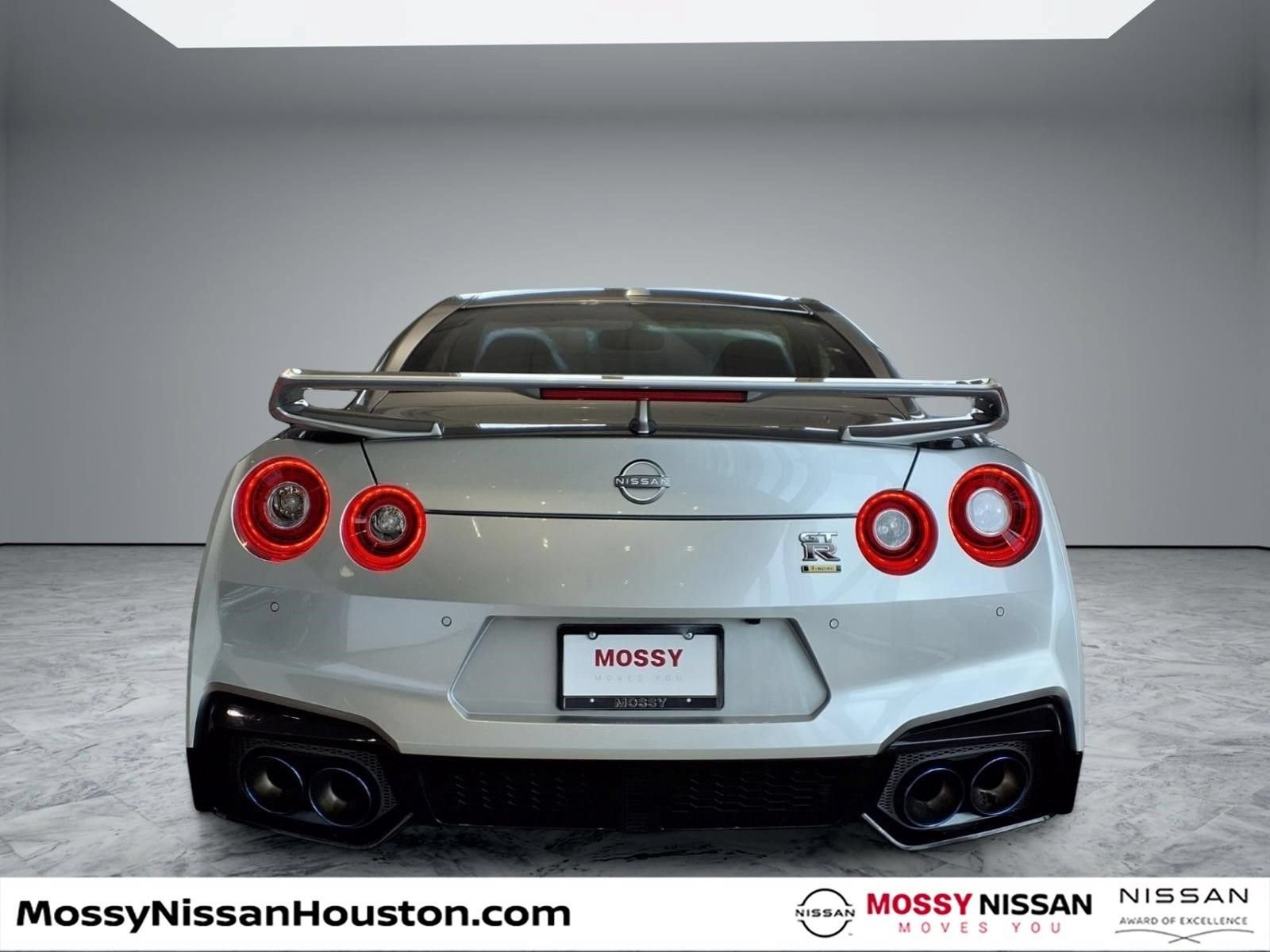 Used 2024 Nissan GT-R w/ Floor Mat Package AWD/4WD image 5
