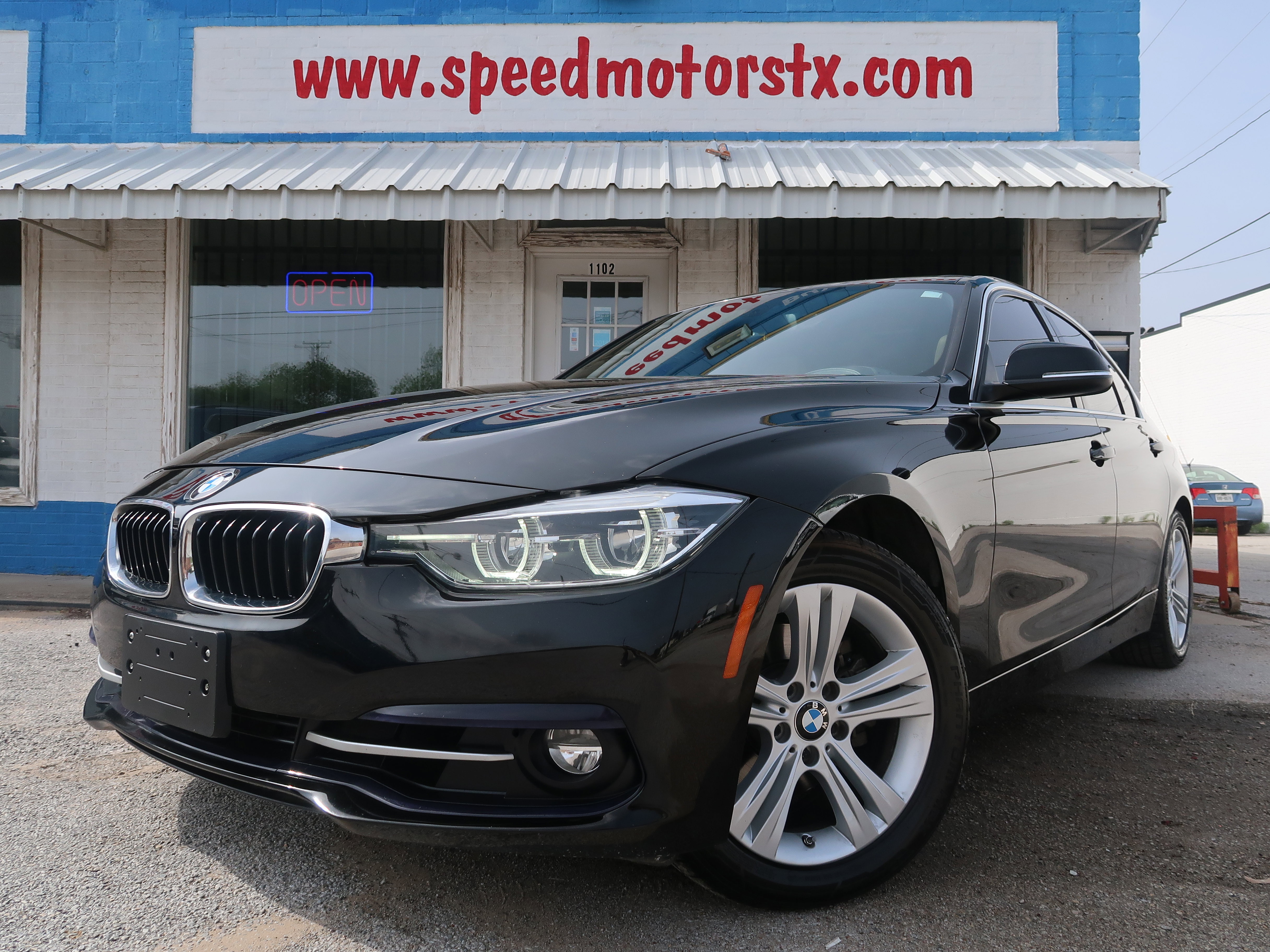 Used 2018 BMW 330i Sedan w/ Convenience Package RWD image 1