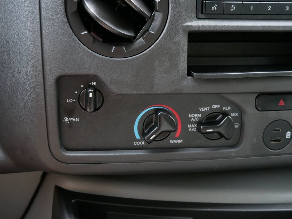 Used 2024 Ford E-450 and Econoline 450 Super Duty w/ Power Windows & Locks Group RWD image 24