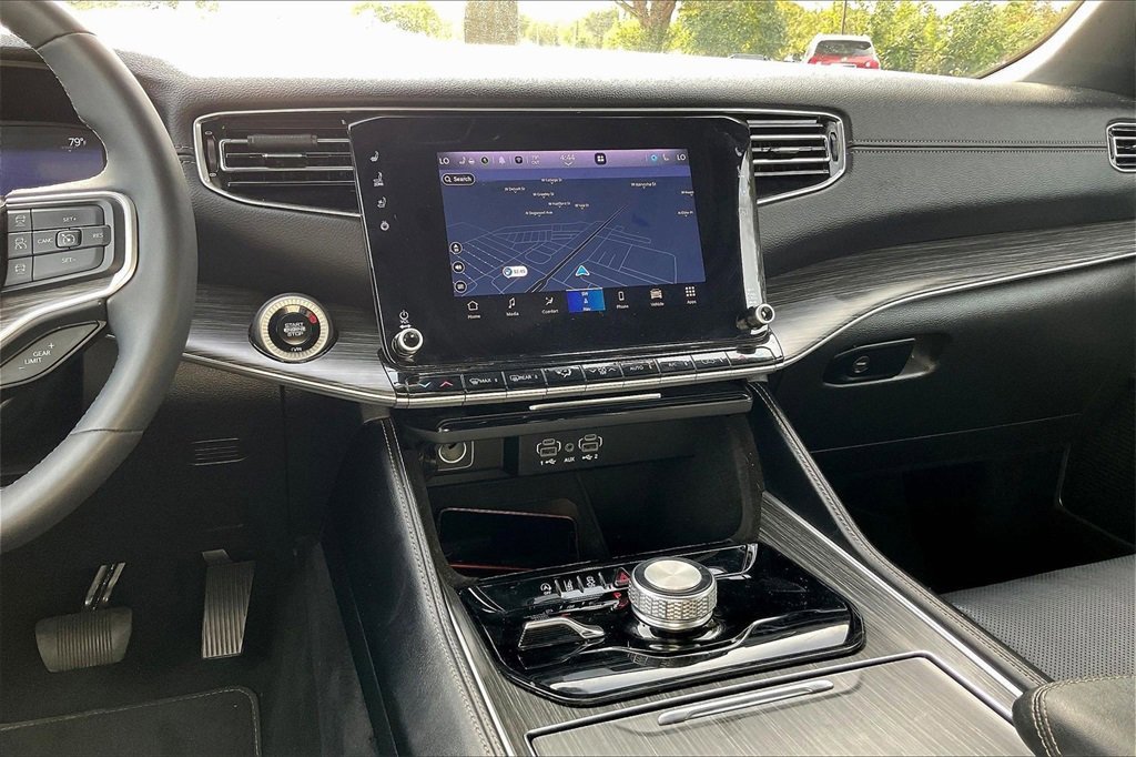 Used 2024 Jeep Wagoneer Series II w/ Flexible Seating Group image 16