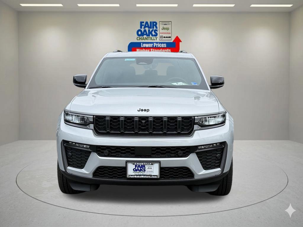 New 2026 Jeep Grand Cherokee Limited AWD/4WD image 2