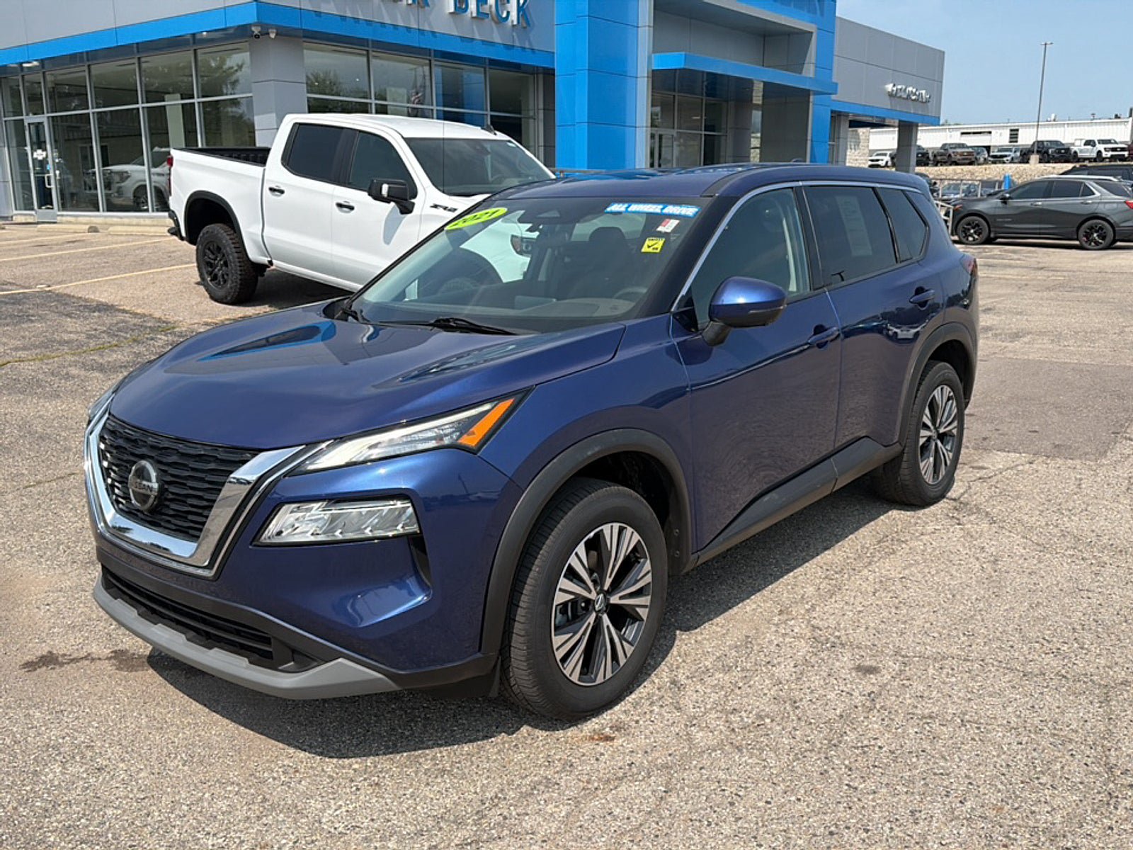 Used 2021 Nissan Rogue SV AWD/4WD image 1