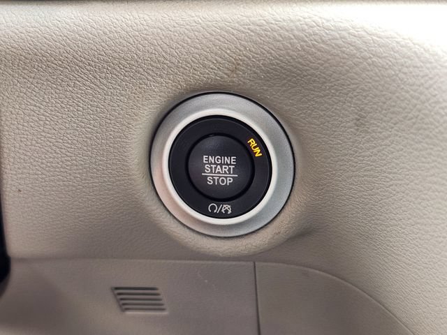Used 2023 Chrysler Voyager LX FWD image 23
