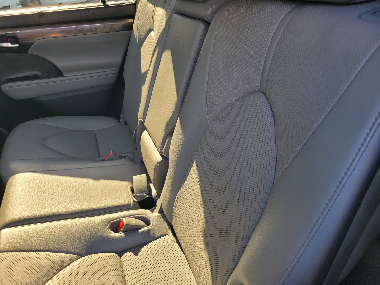 Used 2022 Toyota Highlander Limited AWD/4WD image 12