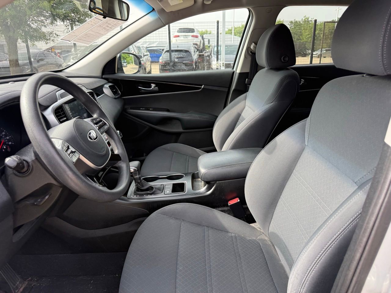 Used 2019 Kia Sorento FWD V6 image 10