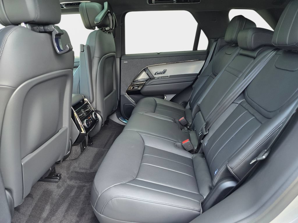 New 2026 Land Rover Range Rover Sport Dynamic SE AWD/4WD image 13