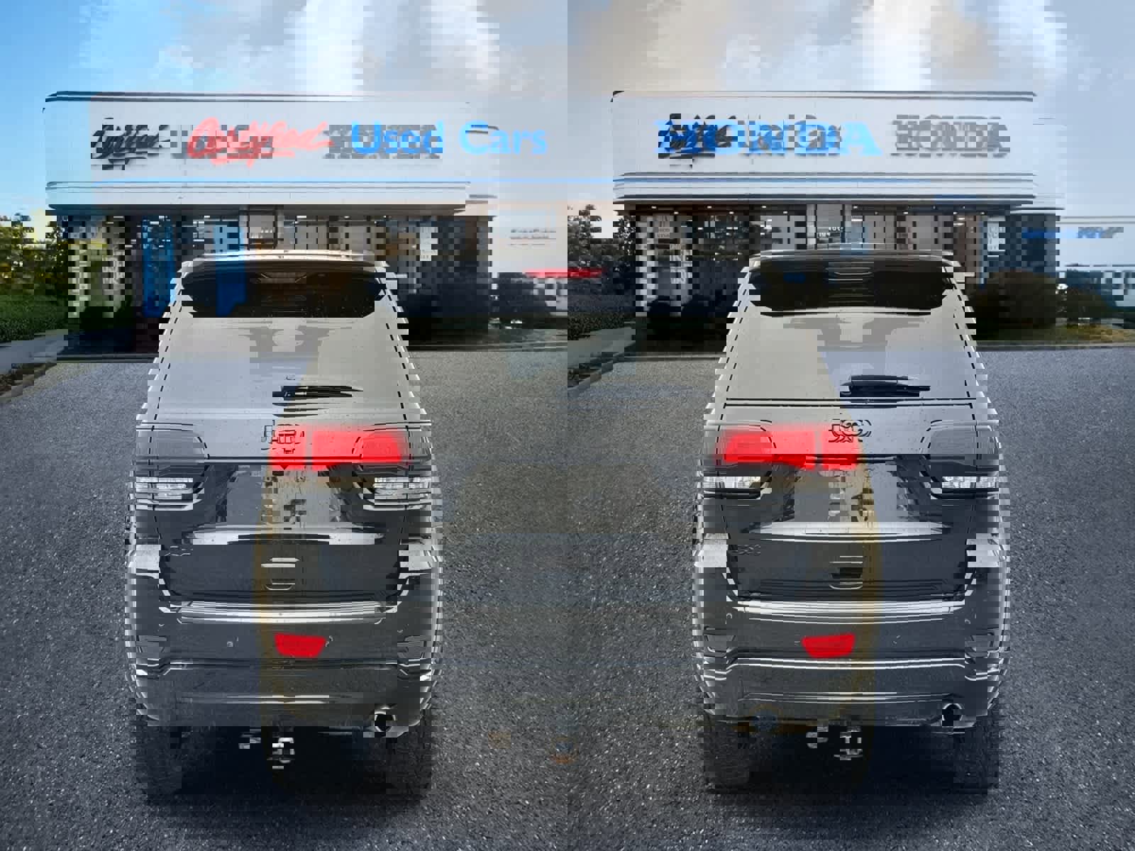 Used 2020 Jeep Grand Cherokee Altitude image 4