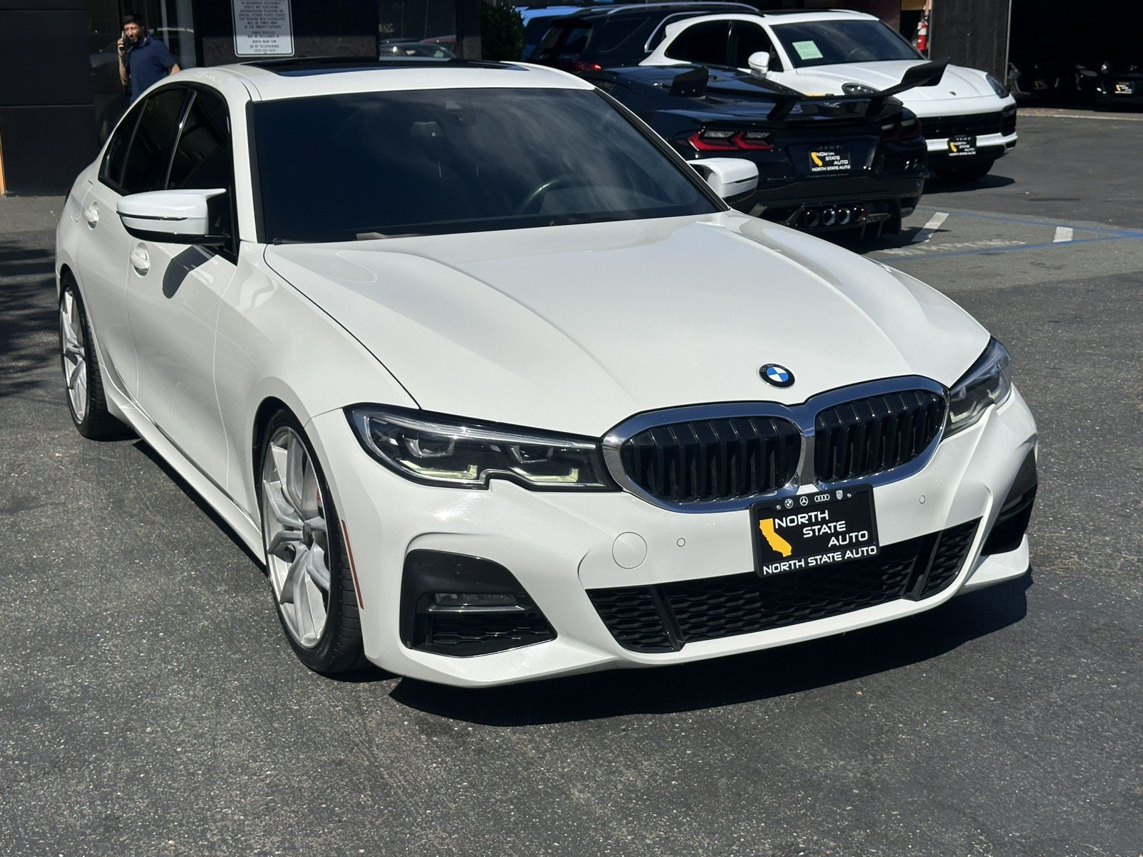 Used 2020 BMW 330i Sedan w/ M Sport Package RWD image 6