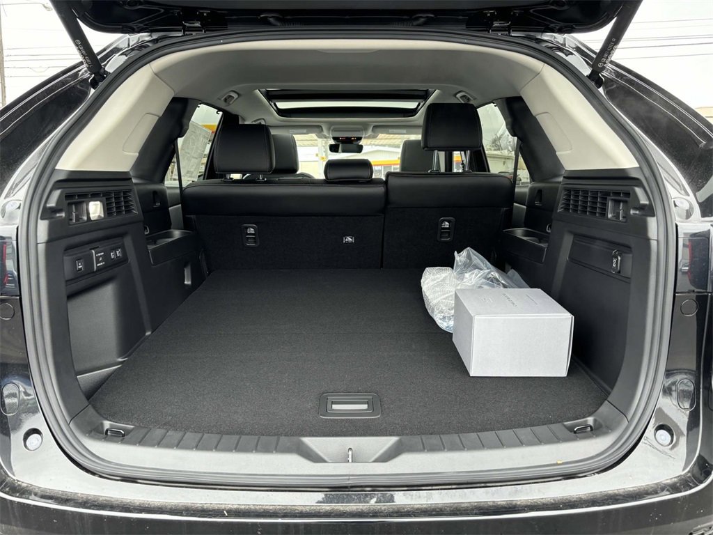 New 2025 MAZDA CX-70 Plug-In Hybrid w/ Premium Pkg image 34