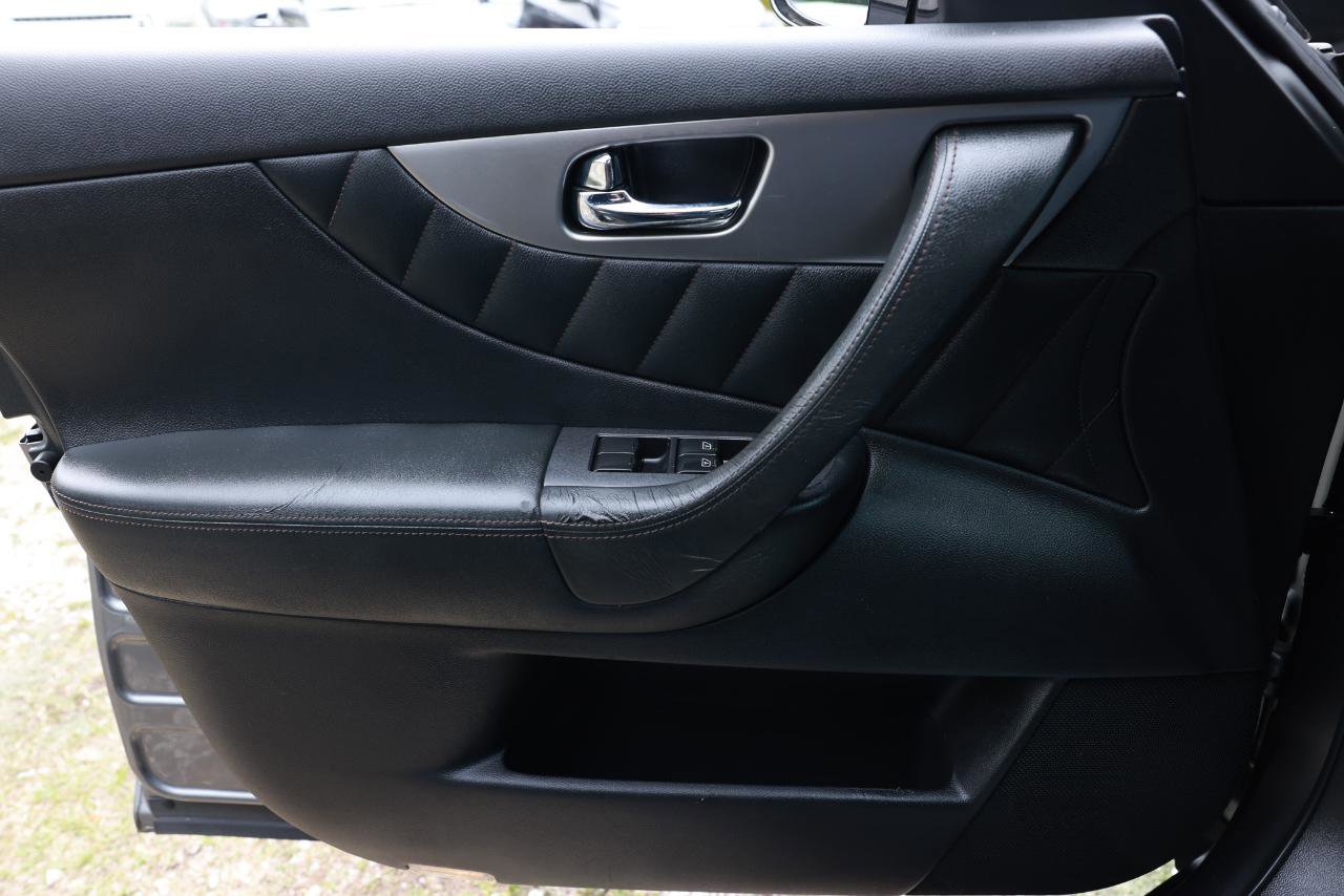 Used 2014 INFINITI QX70 image 40