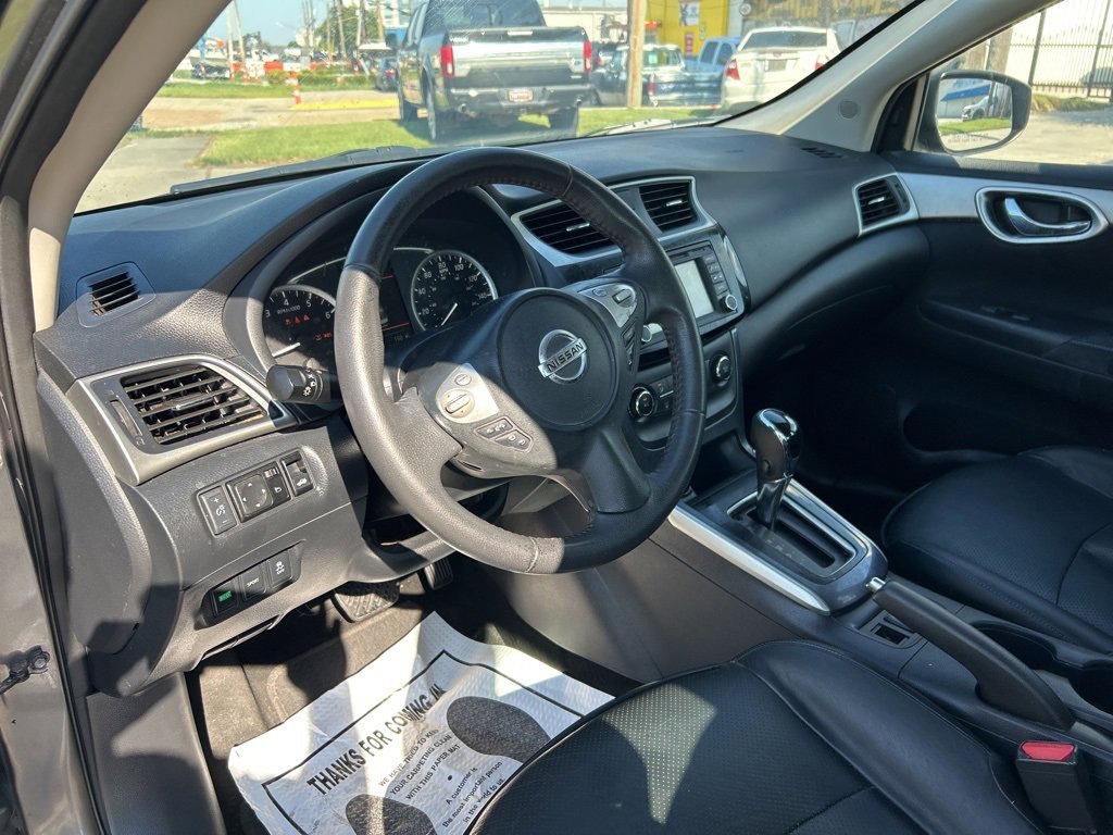 Used 2016 Nissan Sentra SR w/ SR Premium Package image 7