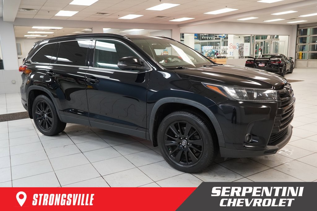 Used 2019 Toyota Highlander SE image 1