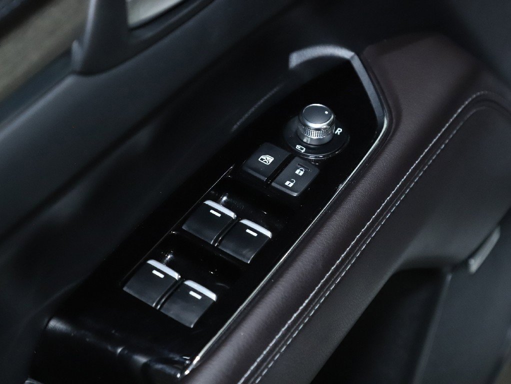 Used 2024 MAZDA CX-5 Signature image 16