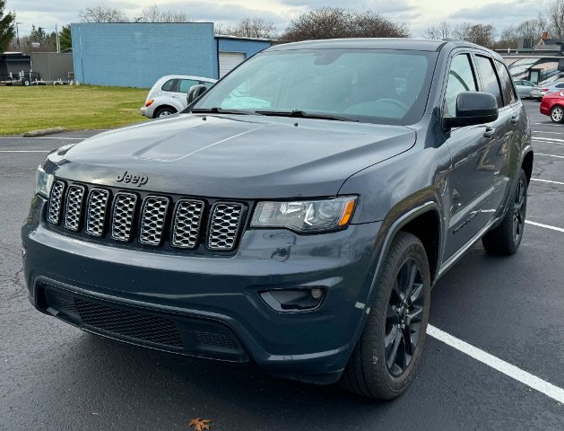 Used 2018 Jeep Grand Cherokee Altitude AWD/4WD image 15