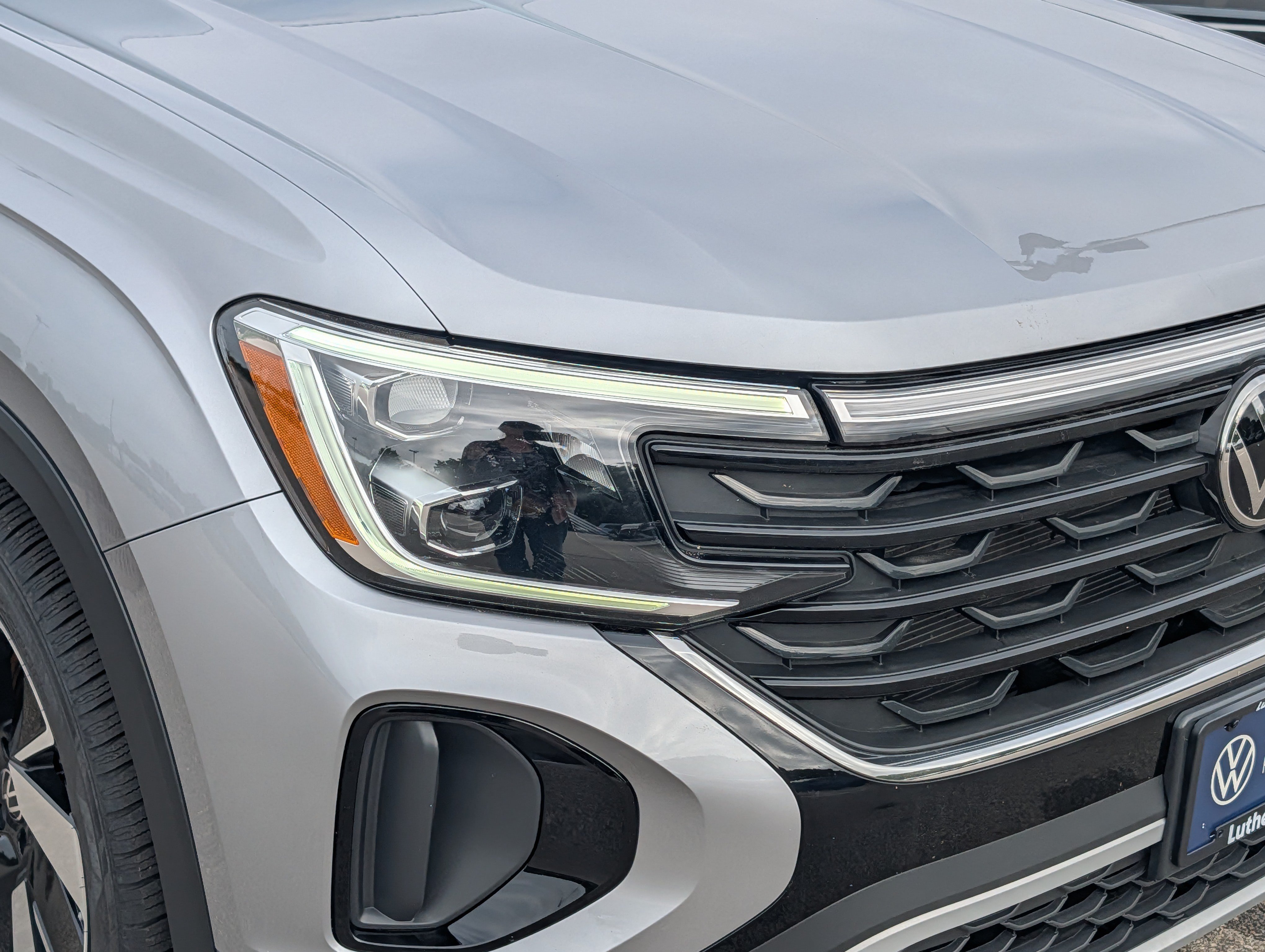 Certified 2024 Volkswagen Atlas Cross Sport SE AWD/4WD image 9