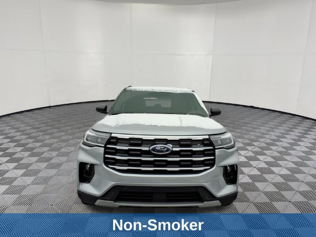 Used 2025 Ford Explorer Active w/ Active Comfort Package AWD/4WD image 4