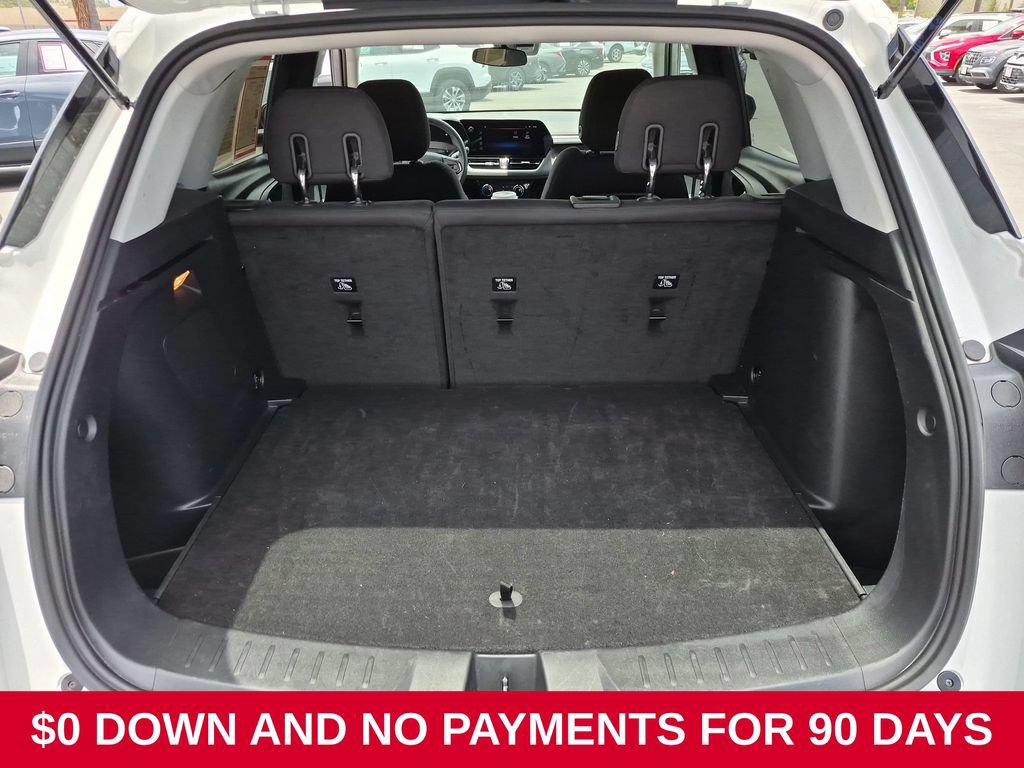 Used 2025 Chevrolet TrailBlazer LT AWD/4WD image 29