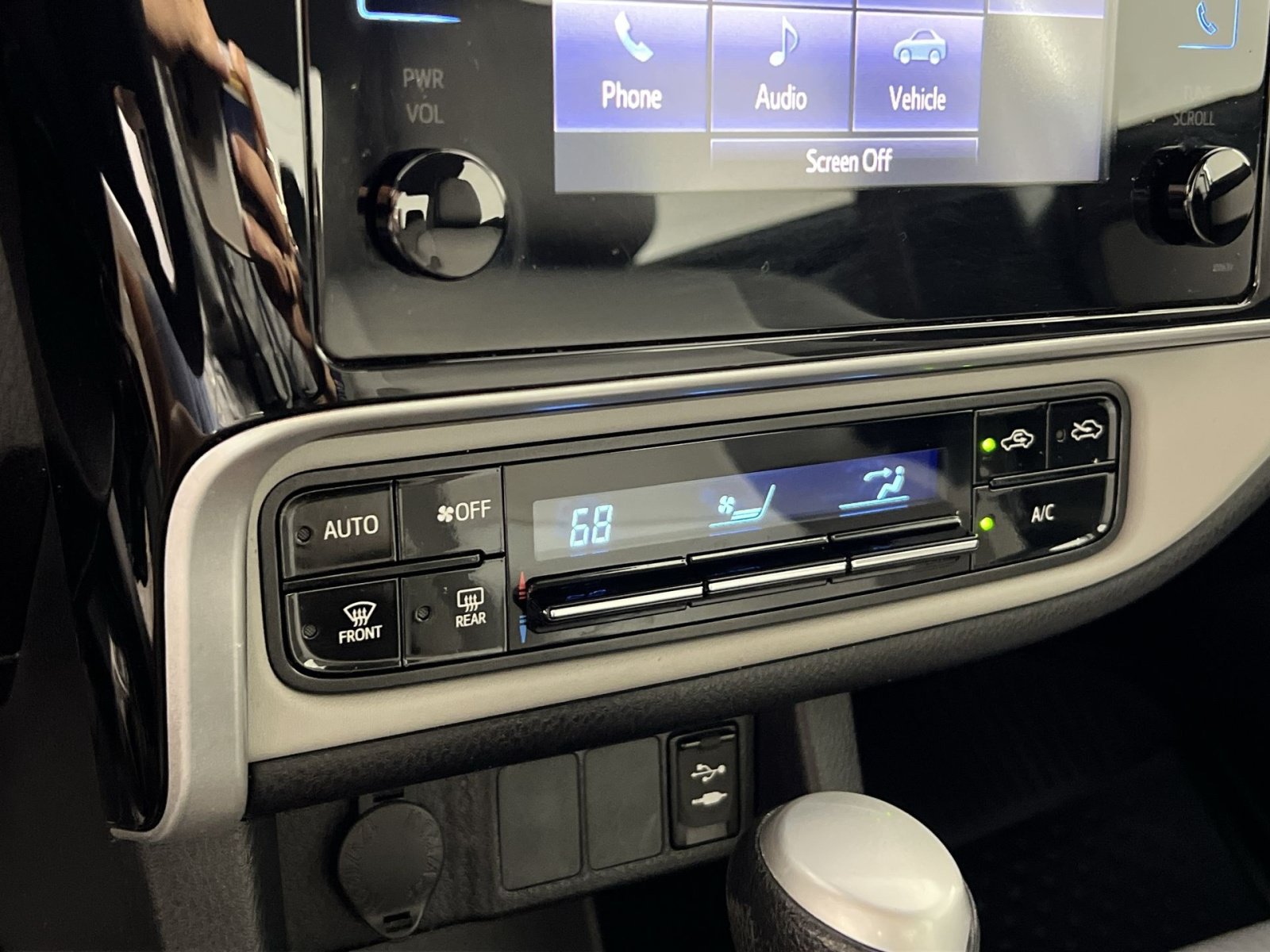 Used 2019 Toyota Corolla LE FWD image 21