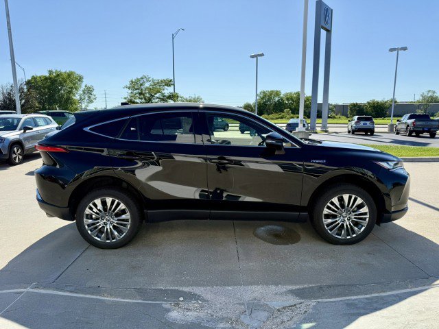 Used 2021 Toyota Venza XLE w/ Softex Package image 5