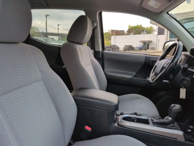 Used 2017 Toyota Tacoma SR5 w/ Tow Package image 33
