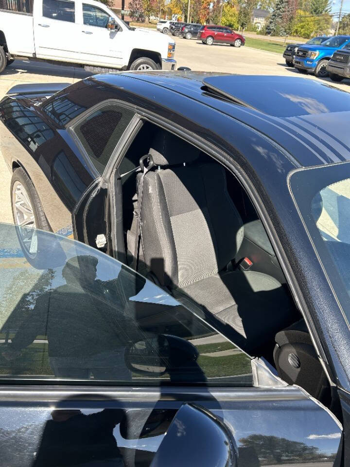 Used 2016 Dodge Challenger R/T image 35