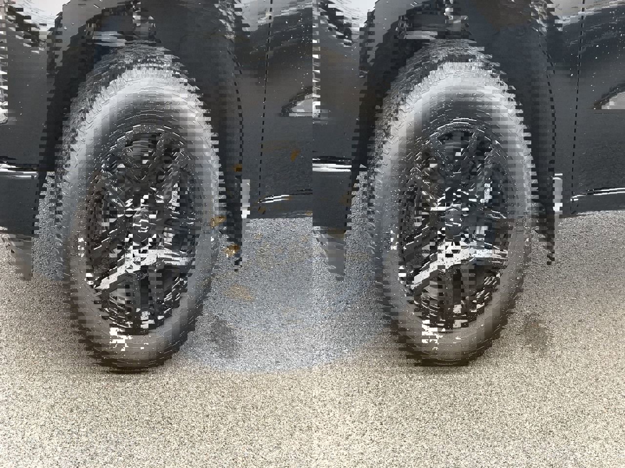 Used 2023 Chevrolet Silverado 1500 RST w/ Convenience Package II image 2