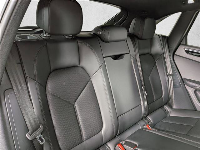 Certified 2025 Porsche Macan AWD/4WD image 23