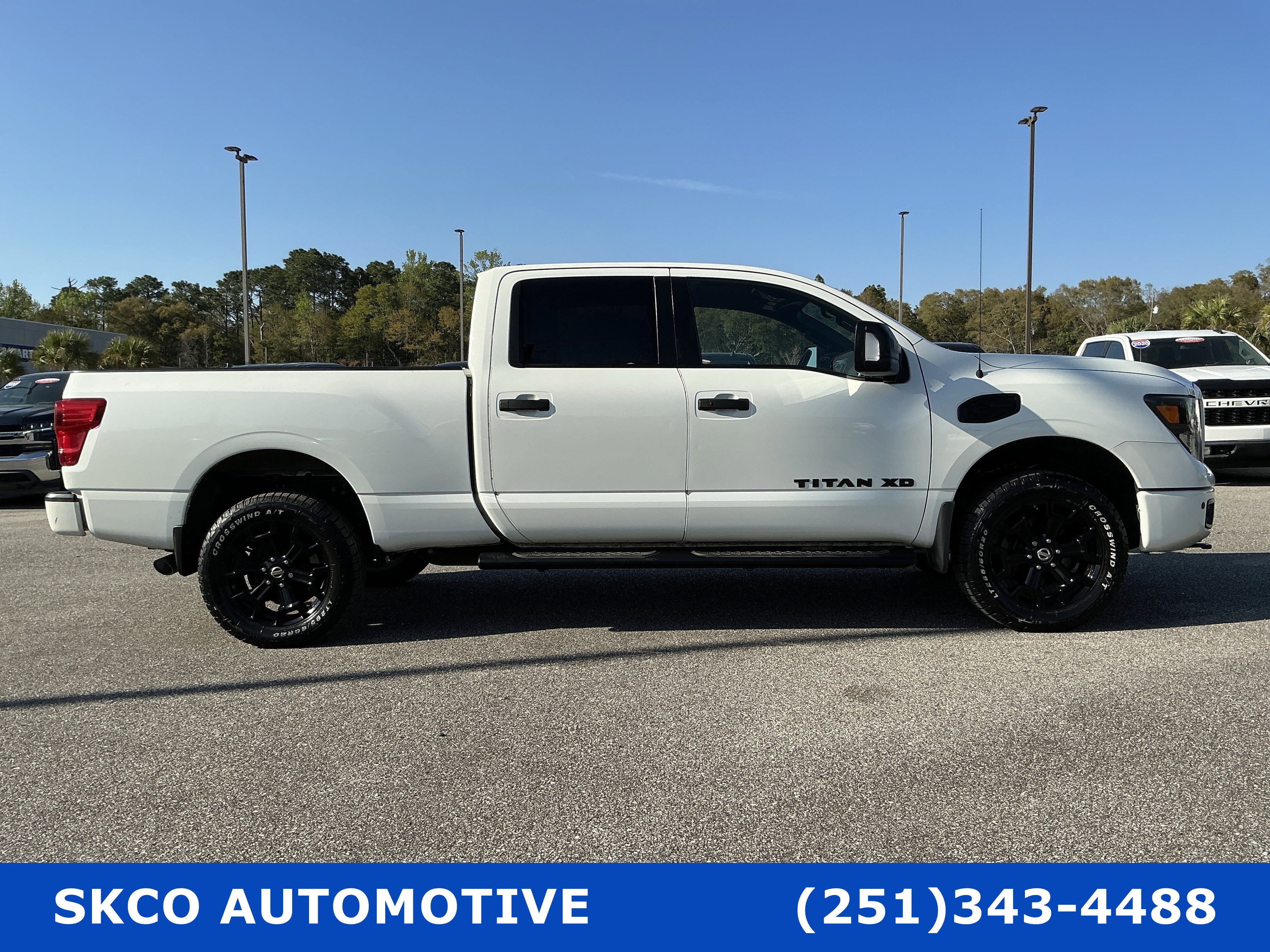 Used 2018 Nissan Titan SL w/ Midnight Edition image 6