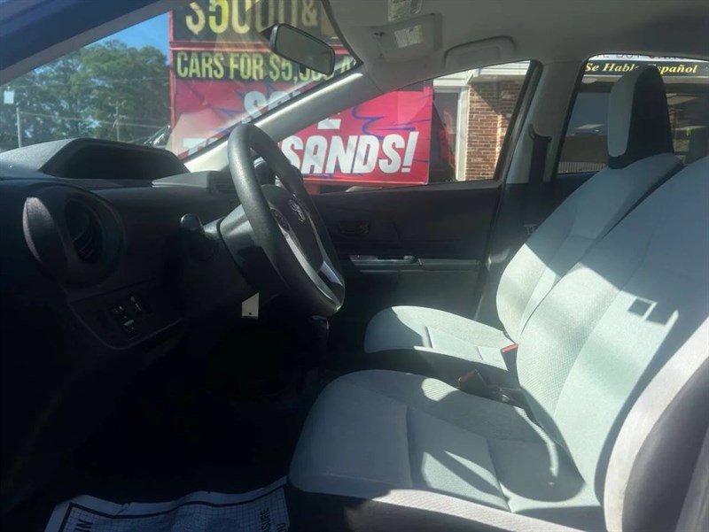 Used 2015 Toyota Prius C One image 9