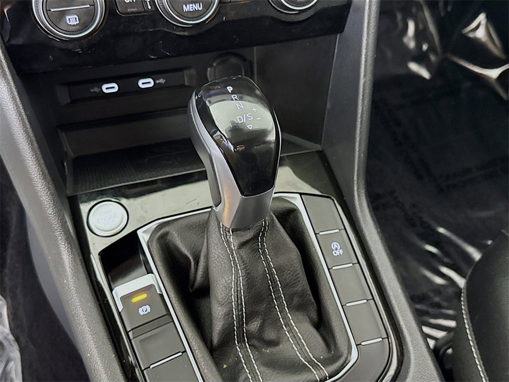 Used 2022 Volkswagen Taos SEL image 17