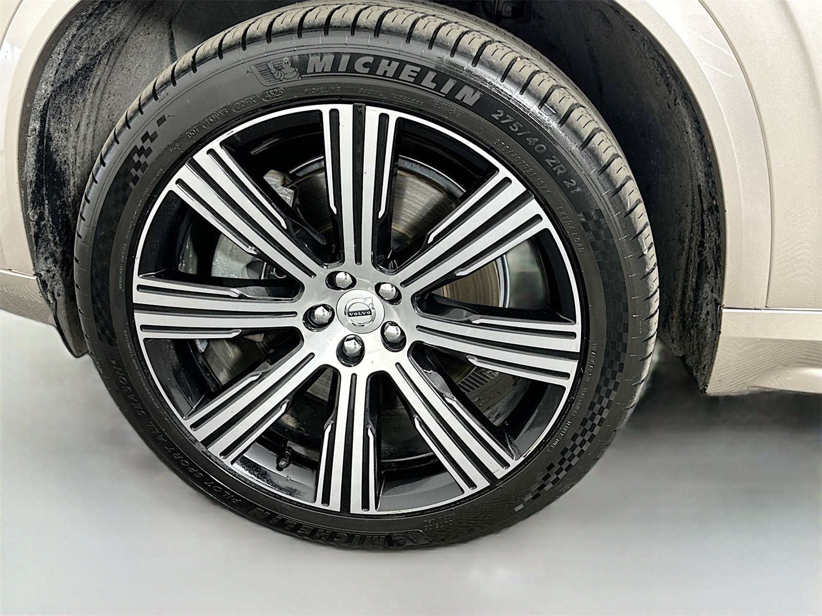 Used 2024 Volvo XC90 T8 Ultimate w/ Lounge Package image 34