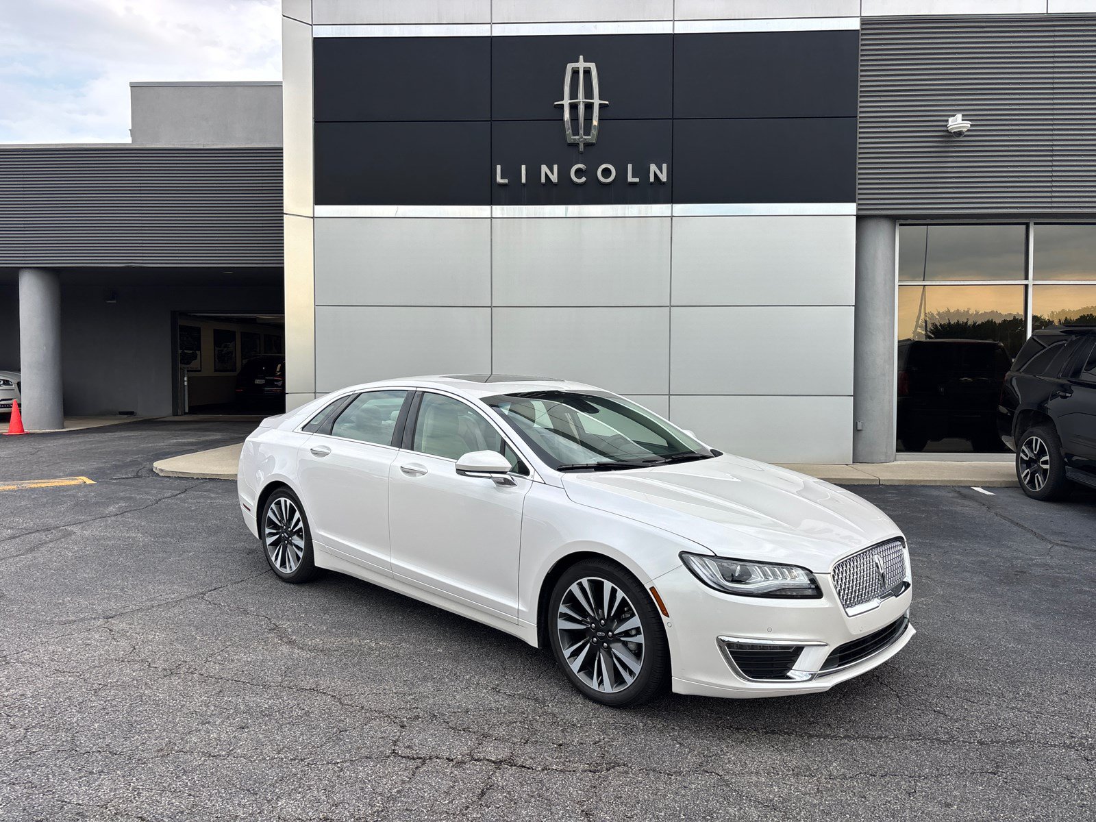 Used 2020 Lincoln MKZ Reserve w/ Elements Package