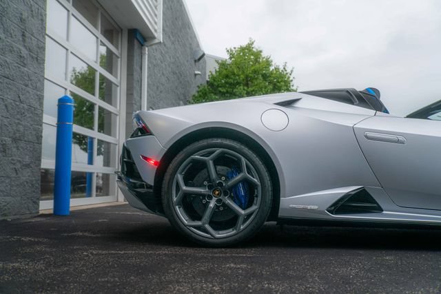 Used 2023 Lamborghini Huracan EVO RWD image 35