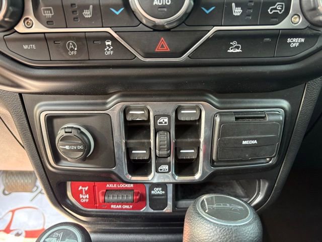 Used 2021 Jeep Gladiator Mojave w/ Cold Weather Group AWD/4WD image 22