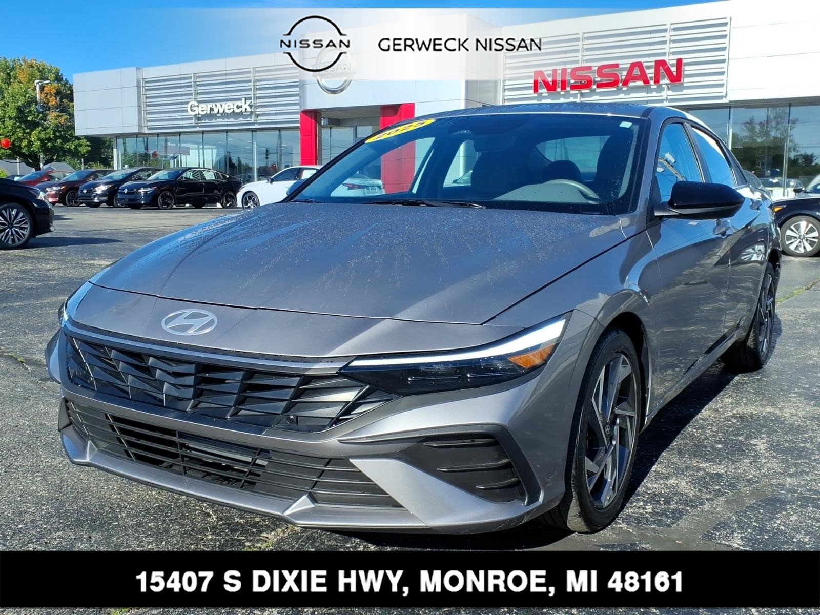 Used 2025 Hyundai Elantra Sport FWD image 1