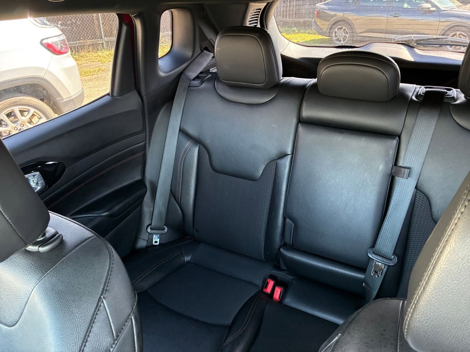 Used 2025 Jeep Compass Trailhawk AWD/4WD image 39