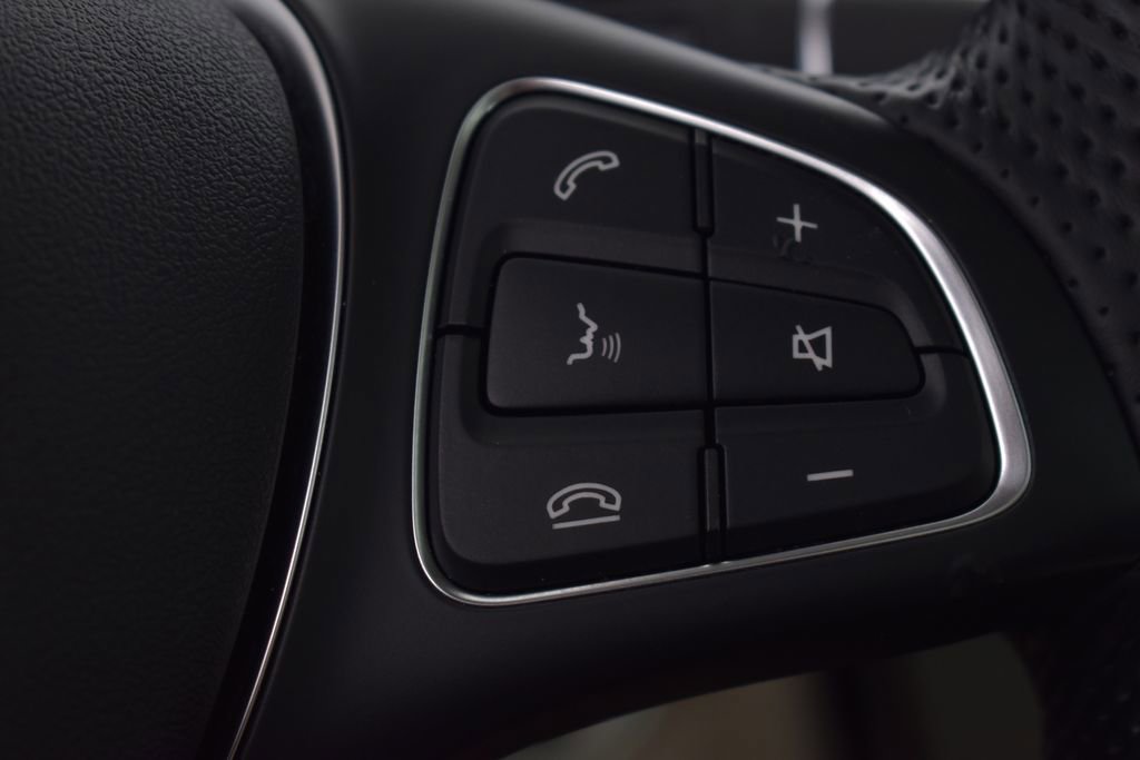 Used 2019 Mercedes-Benz GLC 300 4MATIC image 16