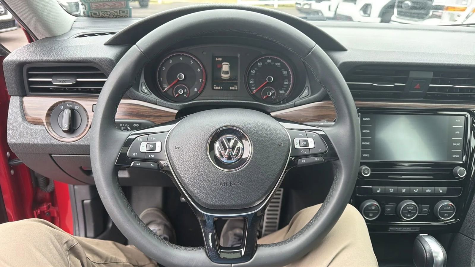 Used 2022 Volkswagen Passat 2.0T FWD image 14