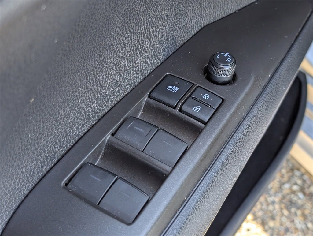 Used 2022 Toyota Camry SE image 14