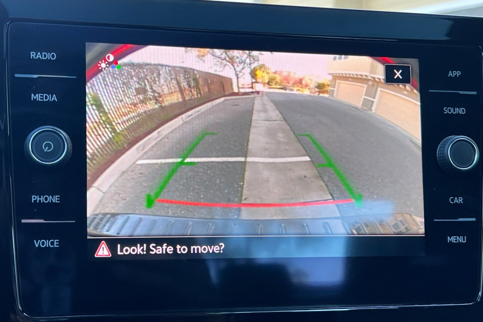 Certified 2025 Volkswagen Jetta SE image 18