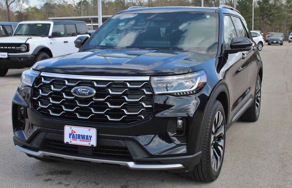 Used 2025 Ford Explorer Platinum w/ LUX Leather Package image 4