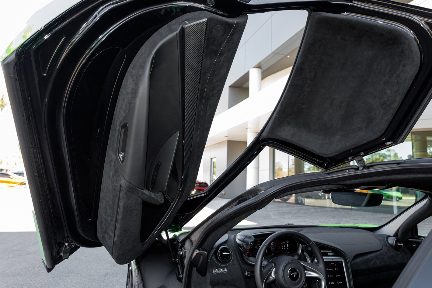 Used 2024 McLaren 750S image 35