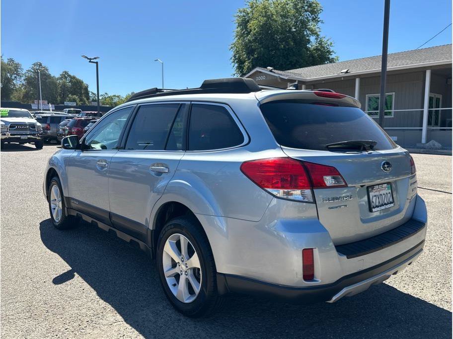 Used 2013 Subaru Outback 3.6R Limited AWD/4WD image 5