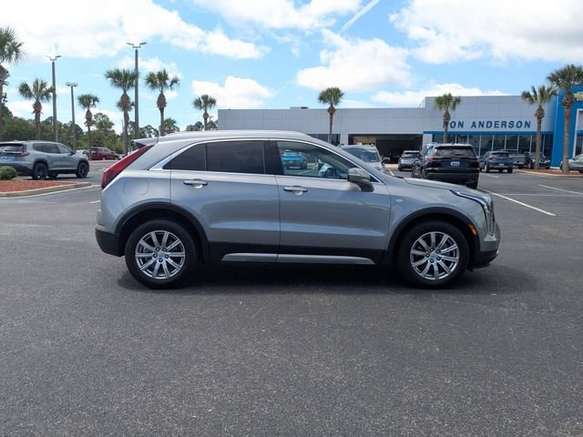 Used 2023 Cadillac XT4 Premium Luxury FWD image 2