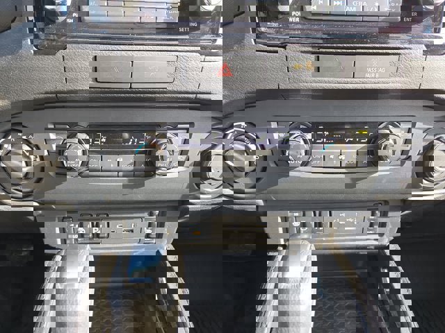 Used 2022 Nissan Frontier PRO-4X w/ Pro-4X Premium Package image 20